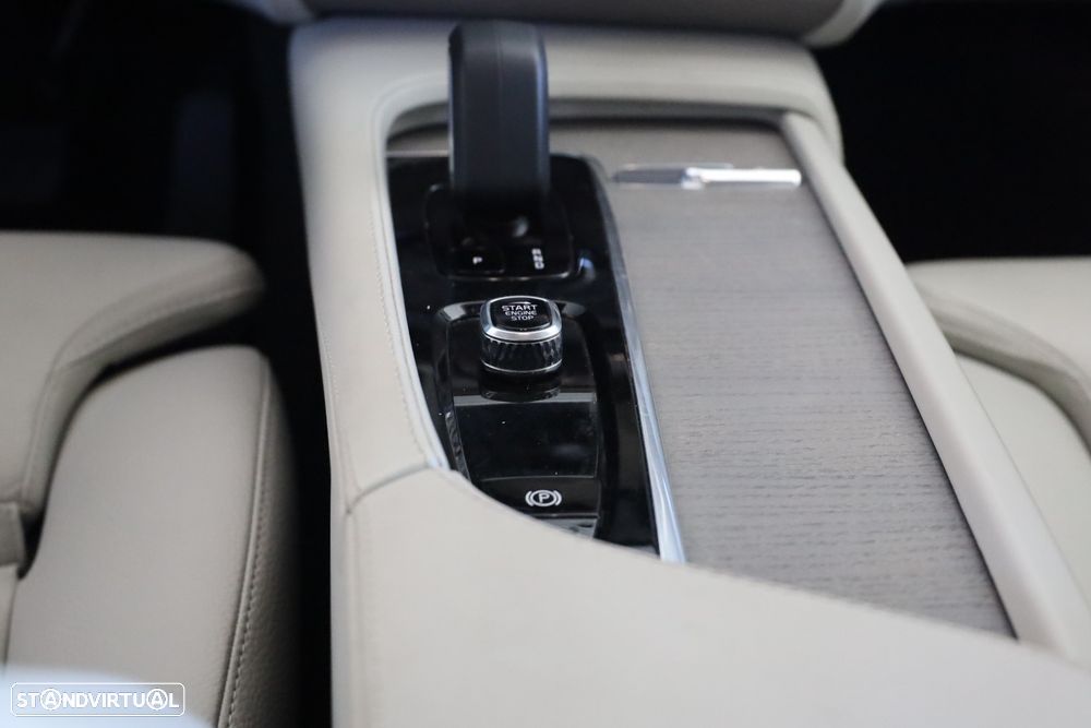Volvo XC 90 2.0 T8 PHEV Core AWD - 25