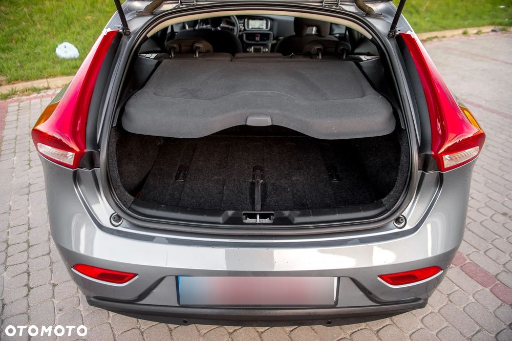 Volvo V40 D2 Momentum - 16