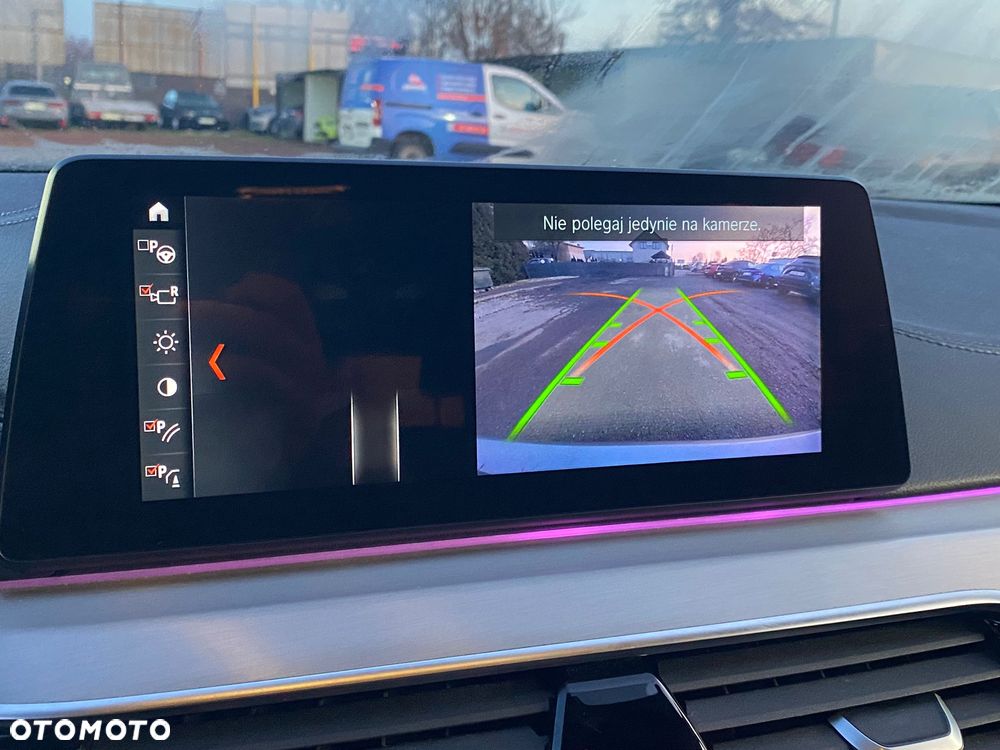 BMW Seria 5 520d xDrive Luxury Line sport - 24