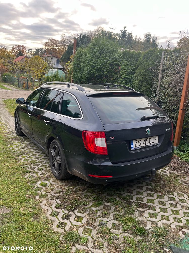 Skoda Superb 2.0 TDI Comfort DSG - 11