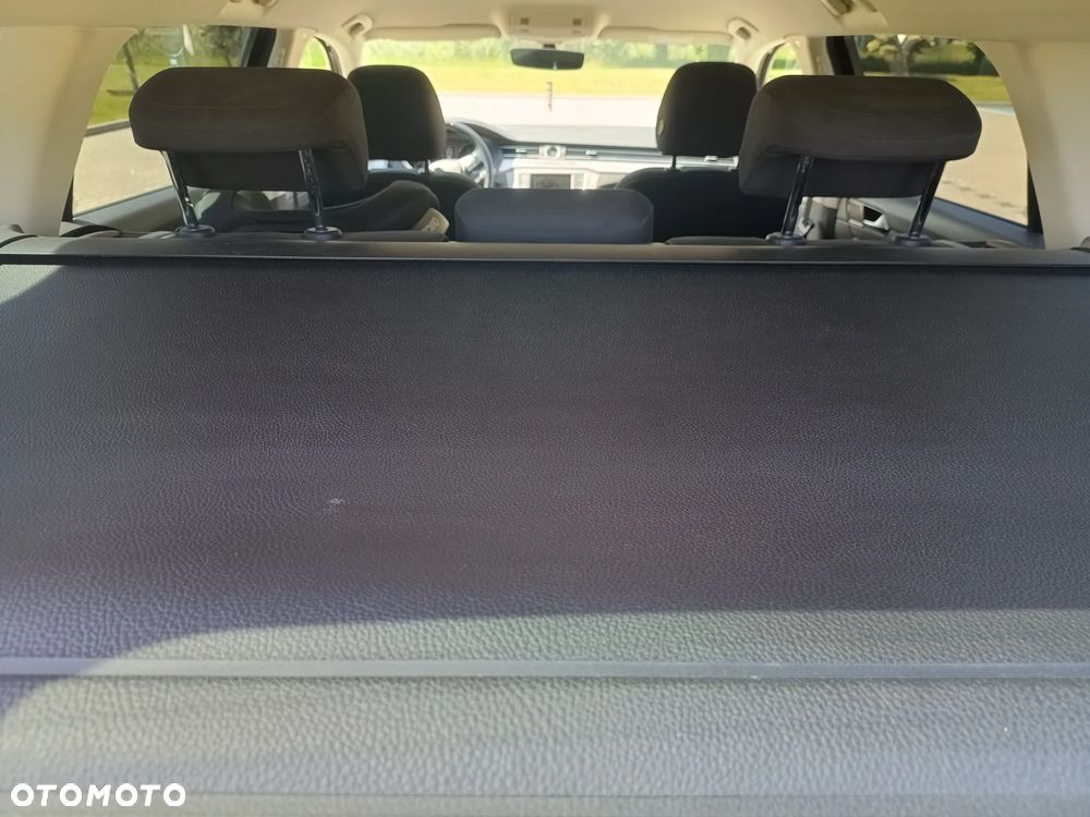 Volkswagen Passat 2.0 TDI BMT Trendline - 12