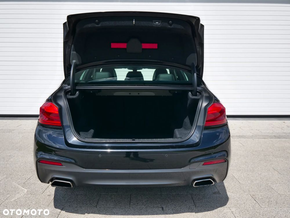 BMW Seria 5 530i xDrive M Sport sport - 38