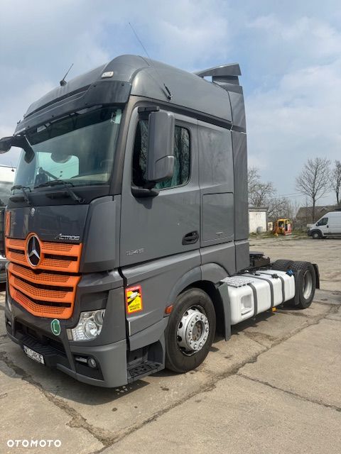 Mercedes-Benz actros - 2