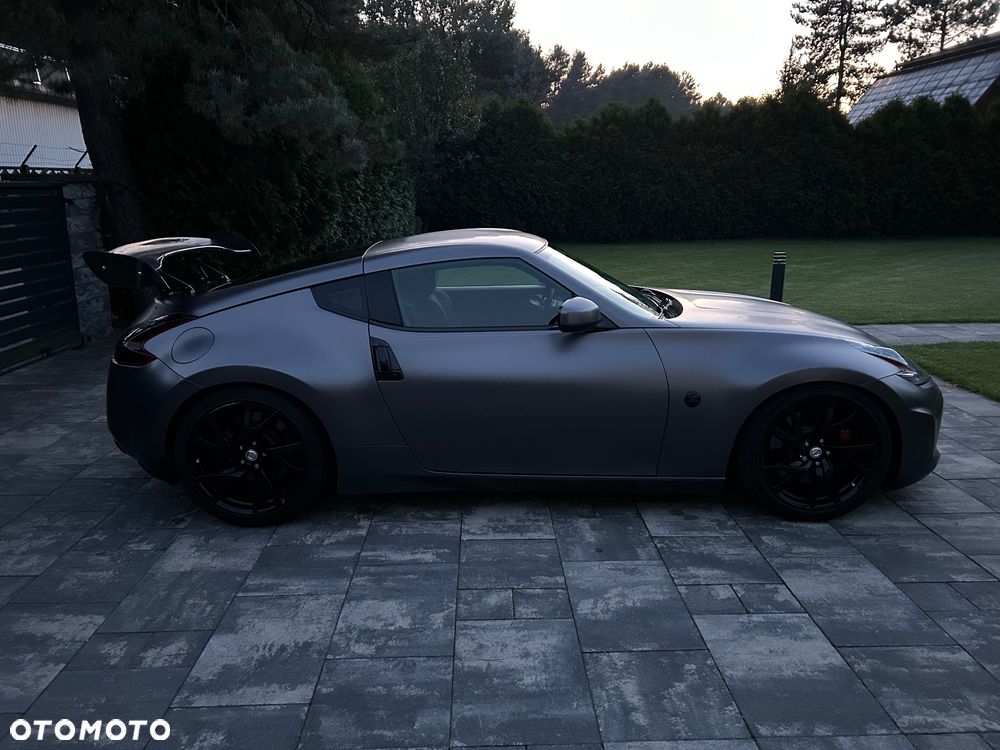 Nissan 370 Z - 9