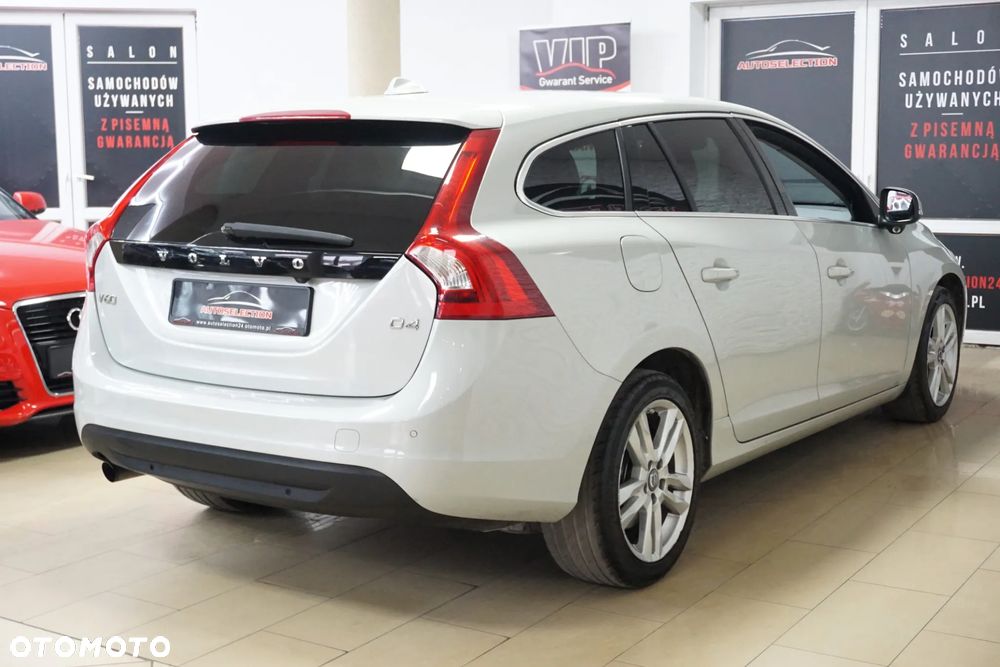 Volvo V60 D4 Geartronic Momentum - 4