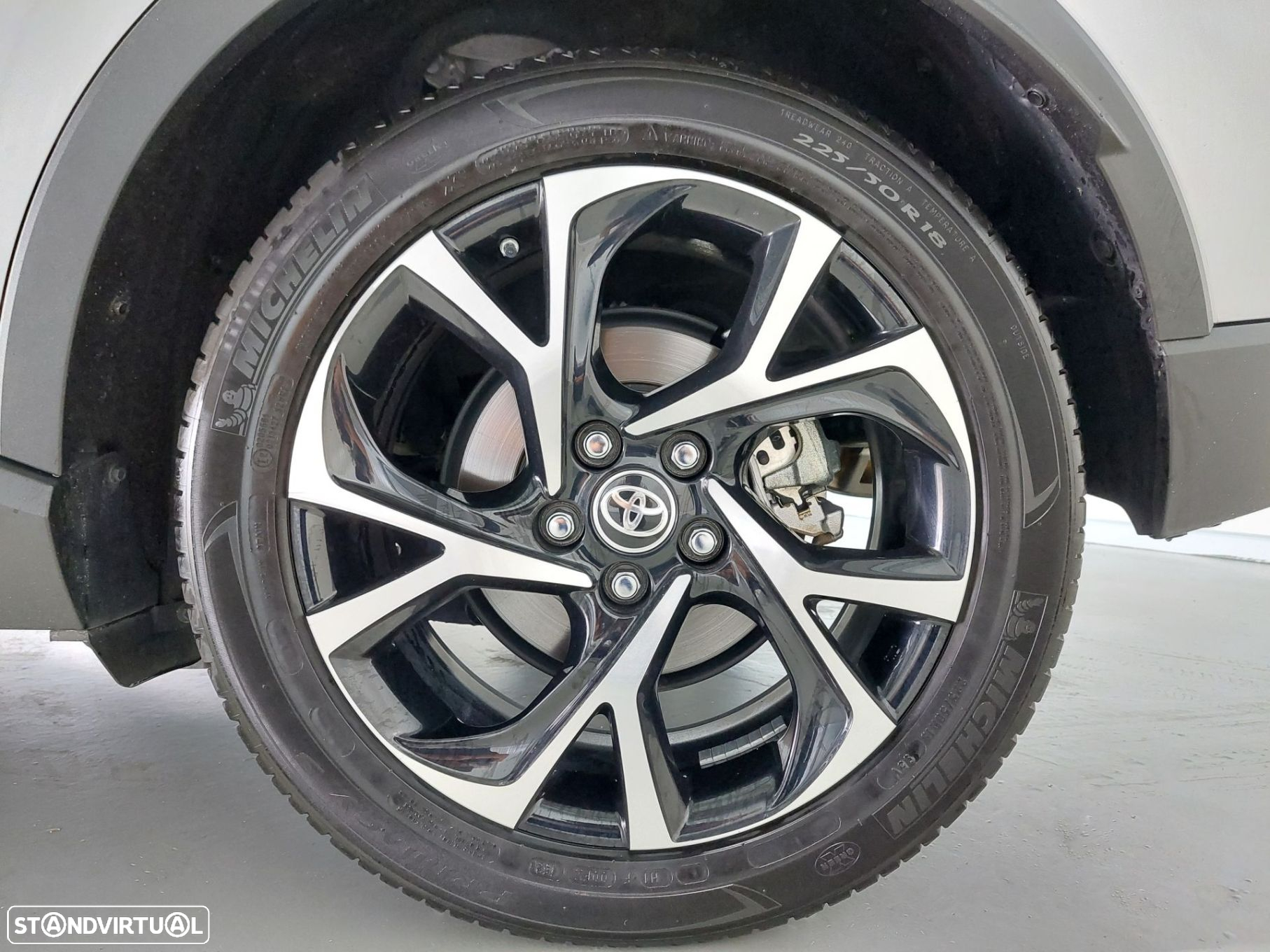 Toyota C-HR - 13