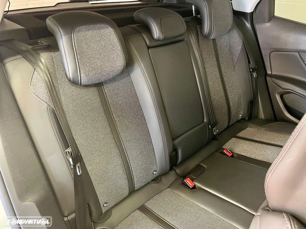 Peugeot 3008 1.2 PureTech Allure EAT6 - 33