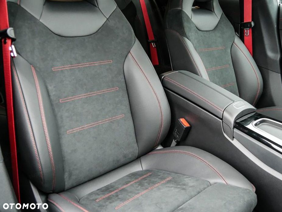 Mercedes-Benz CLA AMG 35 4-Matic 7G-DCT - 5