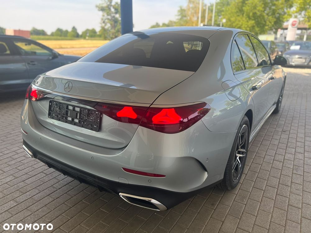 Mercedes-Benz Klasa E 200 mHEV 4-Matic Exclusive 9G-Tronic - 9