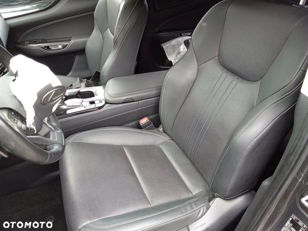 Lexus NX - 7