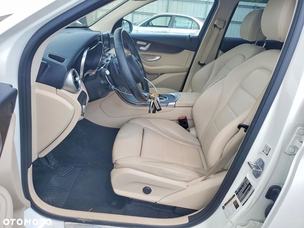 Mercedes-Benz GLC 300 4Matic 9G-TRONIC - 10