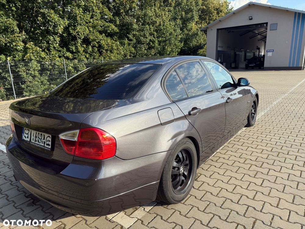 BMW Seria 3 320i - 4