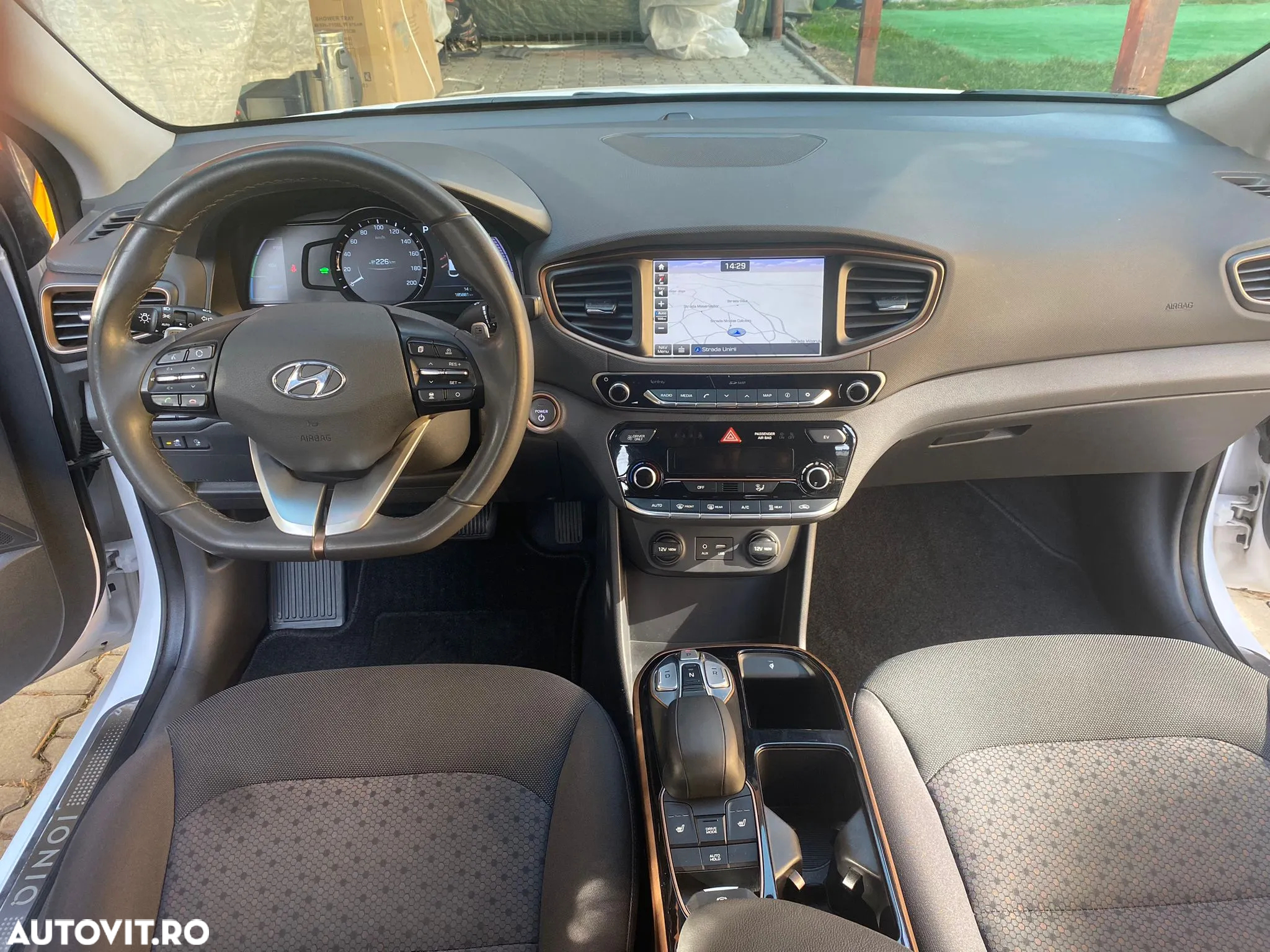 Hyundai IONIQ Electric 120CP Exclusive - 8