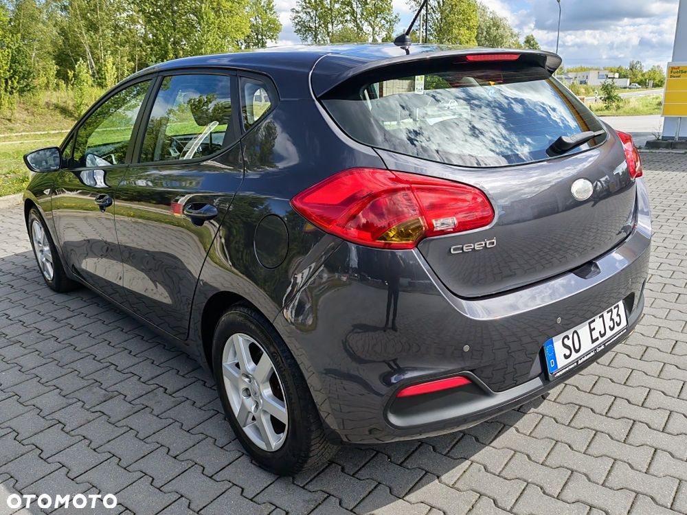 Kia Ceed - 4