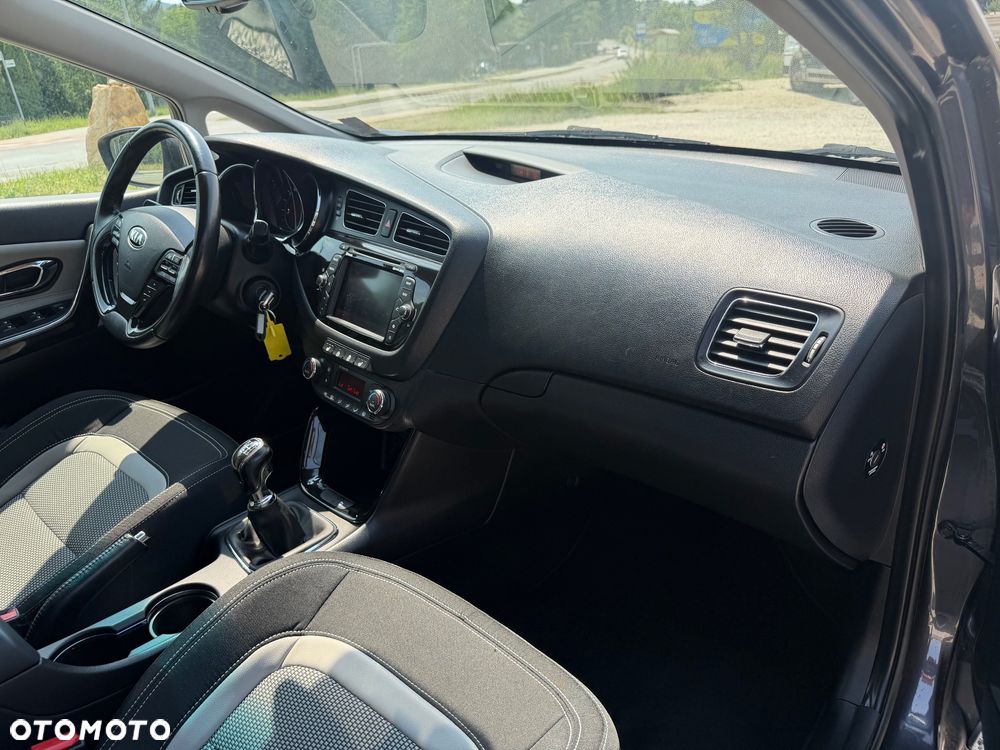 Kia Ceed 1.6 GDI Platinum Edition - 25