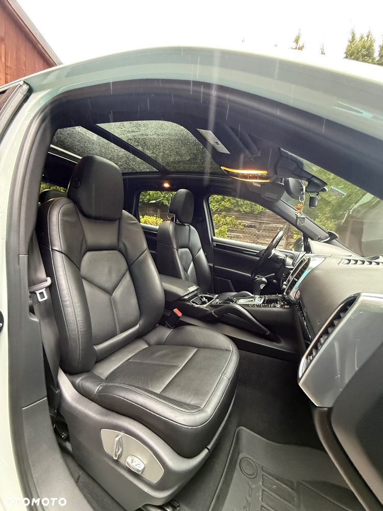 Porsche Cayenne - 16