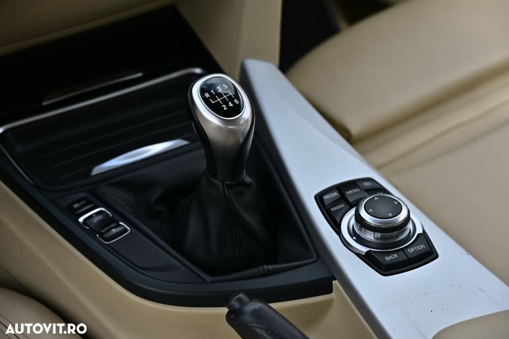 BMW Seria 3 320i Efficient Dynamics Edition - 21