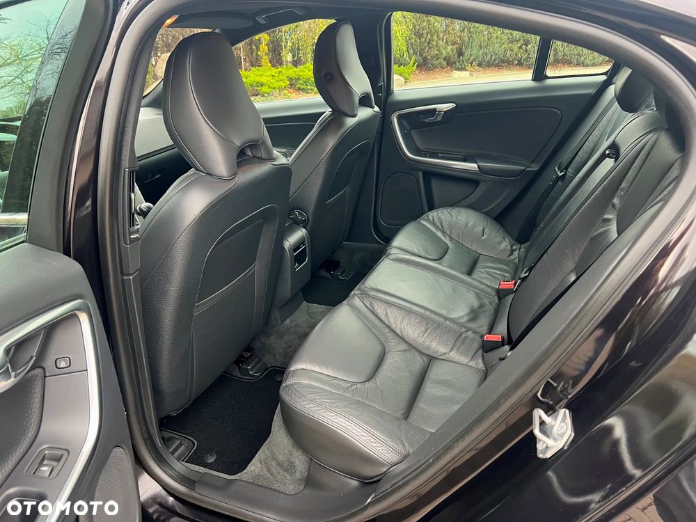 Volvo S60 D3 Summum - 8