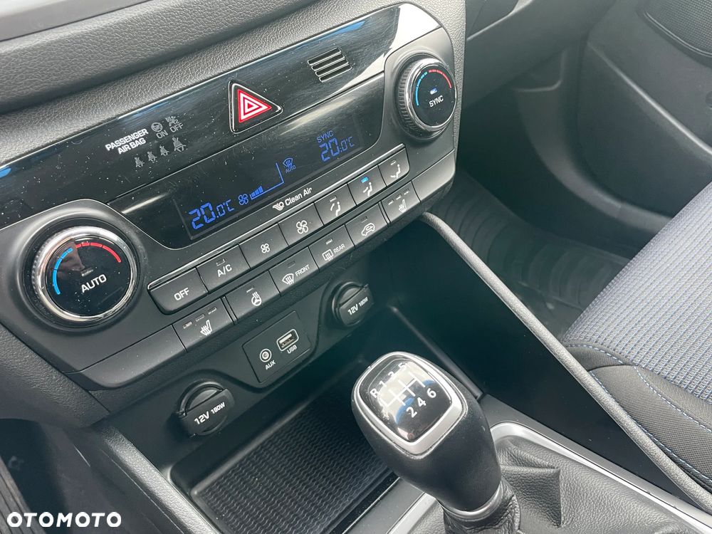 Hyundai Tucson 2.0 CRDI BlueDrive Comfort 2WD - 24
