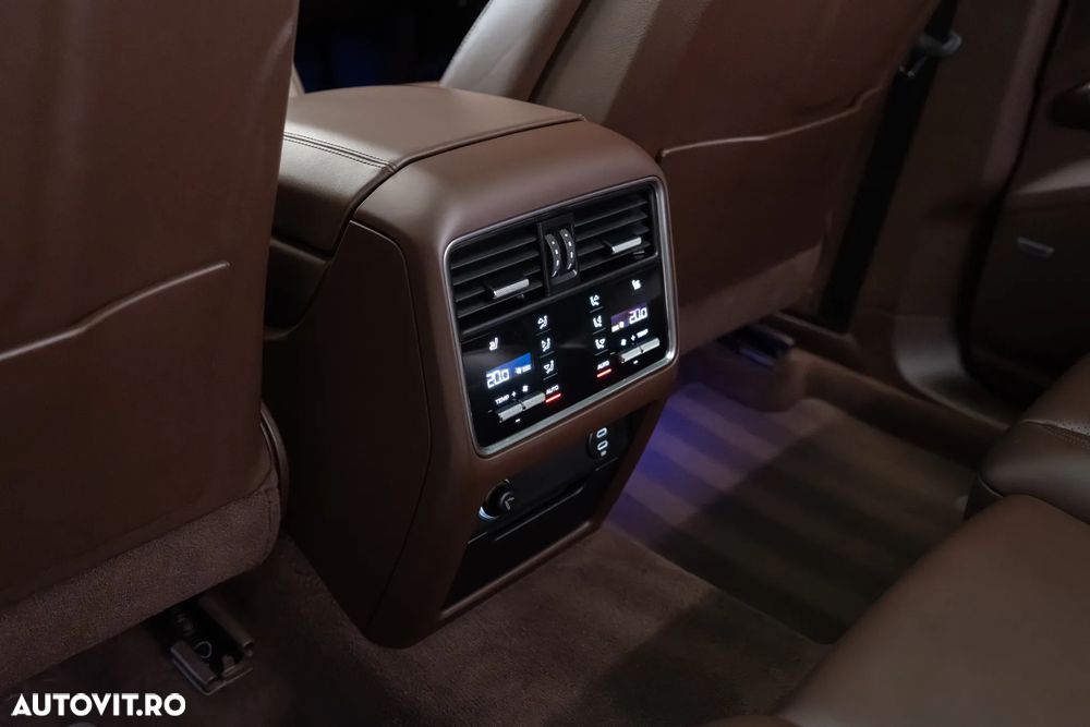 Porsche Cayenne - 29