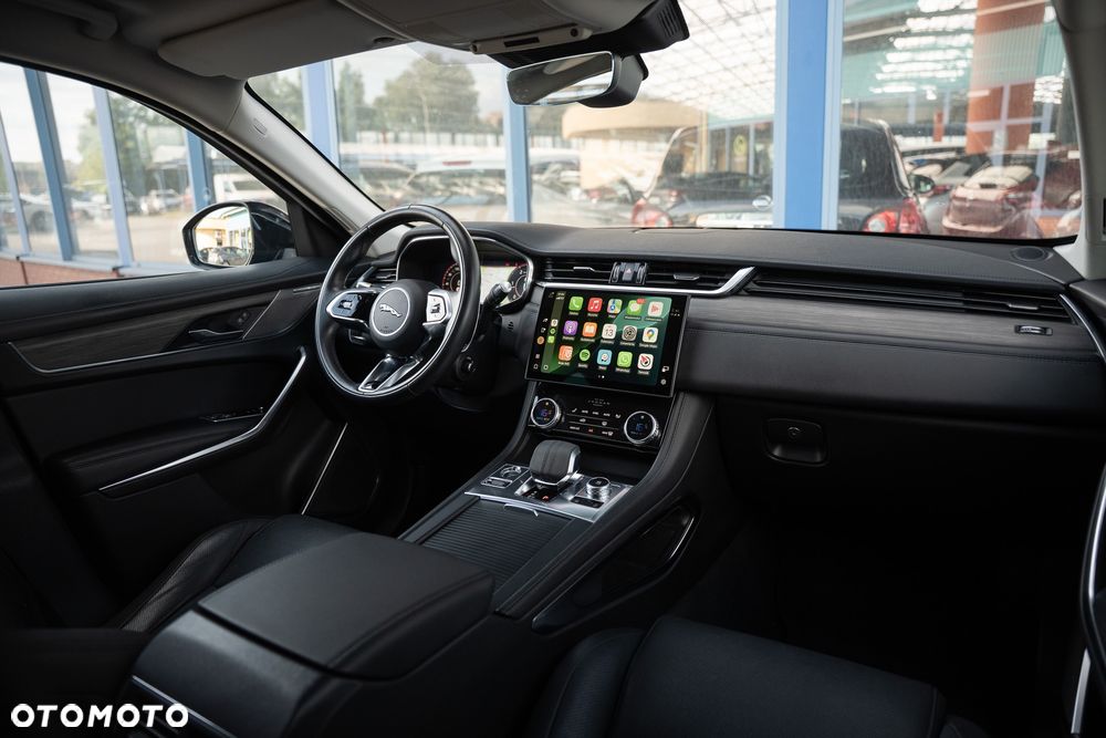 Jaguar F-Pace D200 AWD R-Dynamic HSE - 24