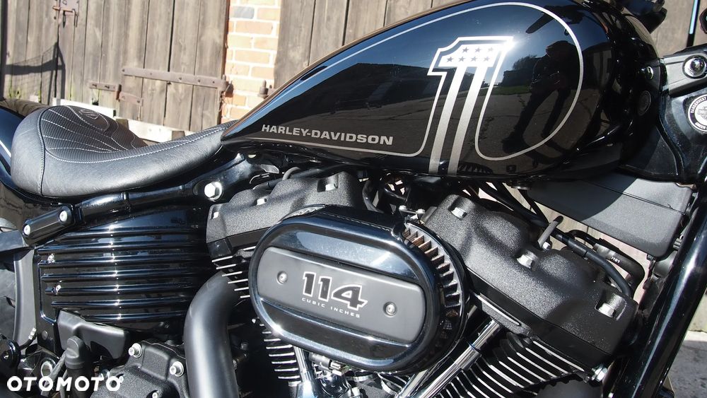 Harley-Davidson Softail Street Bob - 15