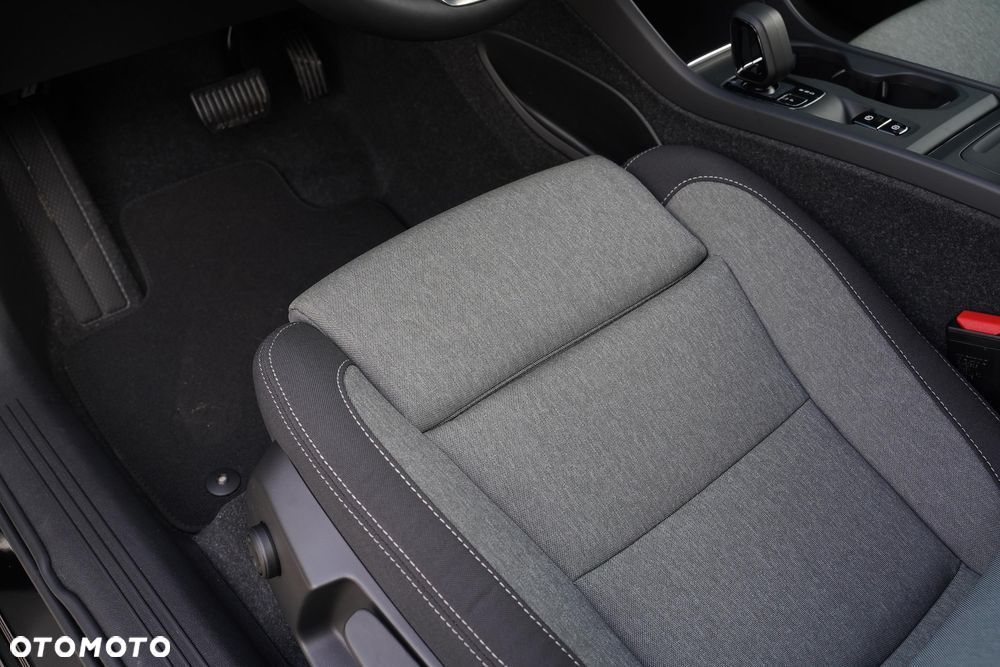 Volvo XC 40 B3 Plus Dark - 21