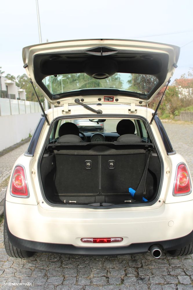 MINI 3 Portas One D - 8