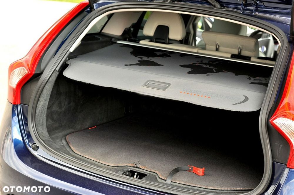 Volvo V60 D4 Ocean Race - 13