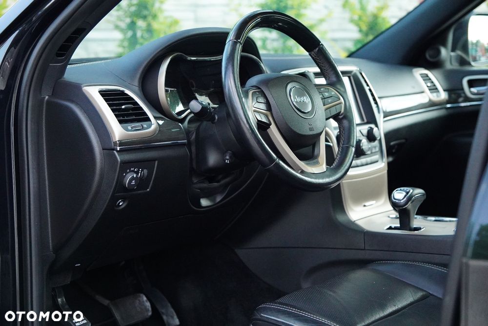 Jeep Grand Cherokee - 22