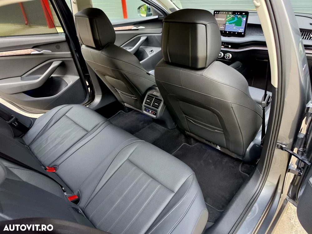 Skoda Superb 2.0 TDI DSG Active - 25