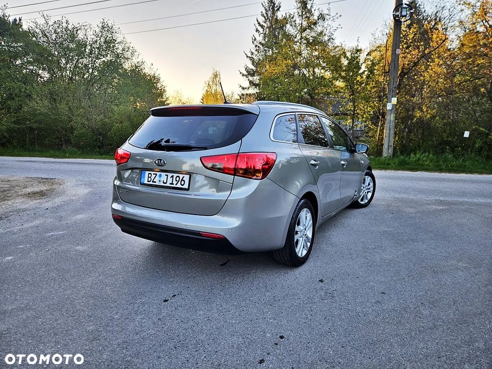 Kia Ceed 1.6 GDI ISG Spirit - 16