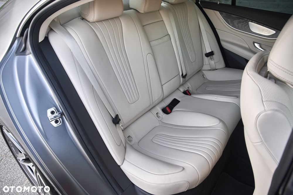 Mercedes-Benz CLS - 28