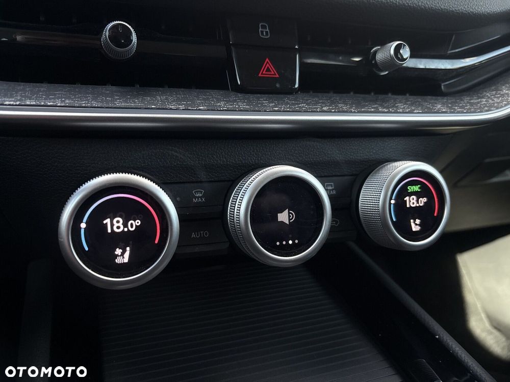 Skoda Superb 2.0 TDI SCR 4x4 Selection DSG - 37