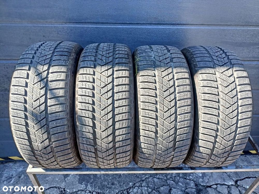 225/40R18 Pirelli Winter Sottozero 3 komplet opon zima 7,3mm - 1