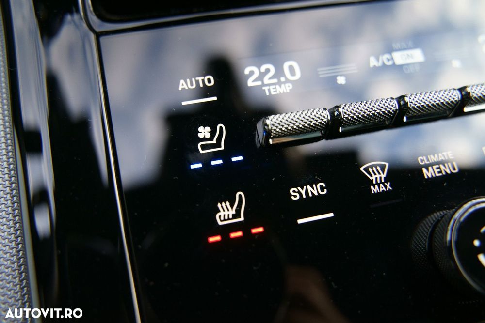 Porsche Panamera 4 E-Hybrid - 26