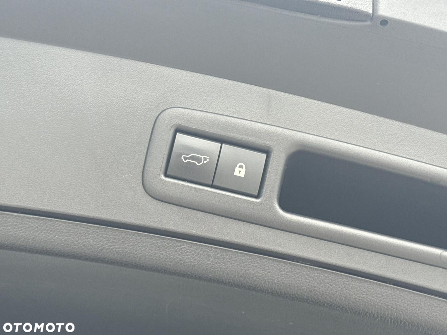 Lexus UX 200 GPF F Impression 2WD - 23