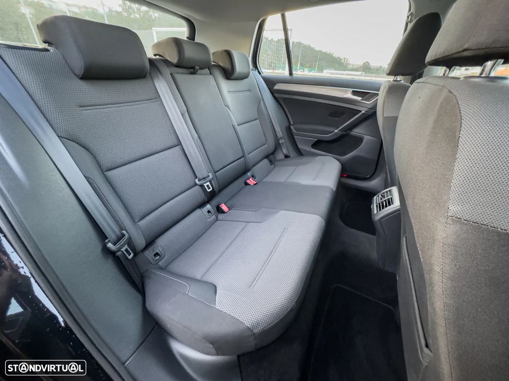 VW Golf 1.6 TDi BlueMotion Confortline - 17