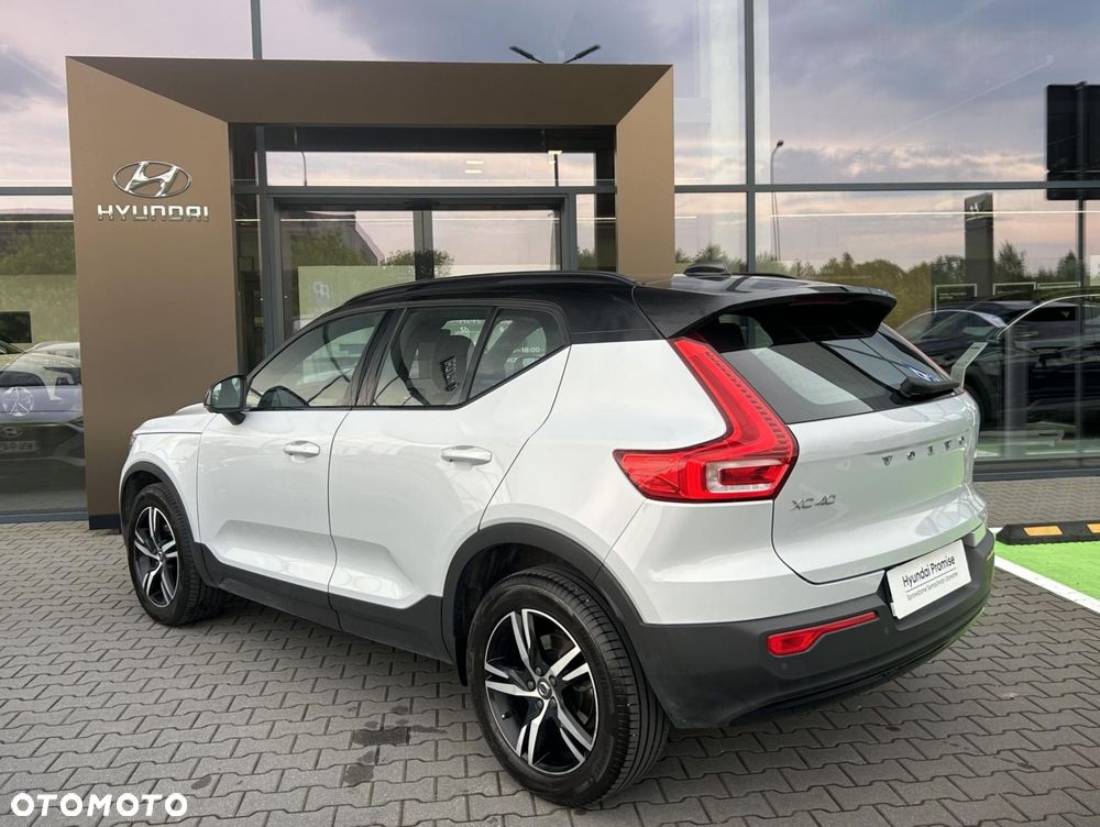 Volvo XC 40 B4 B R-Design - 9