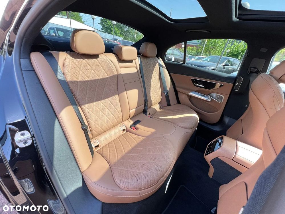 Mercedes-Benz Klasa E 220 d 4-Matic AMG - 32