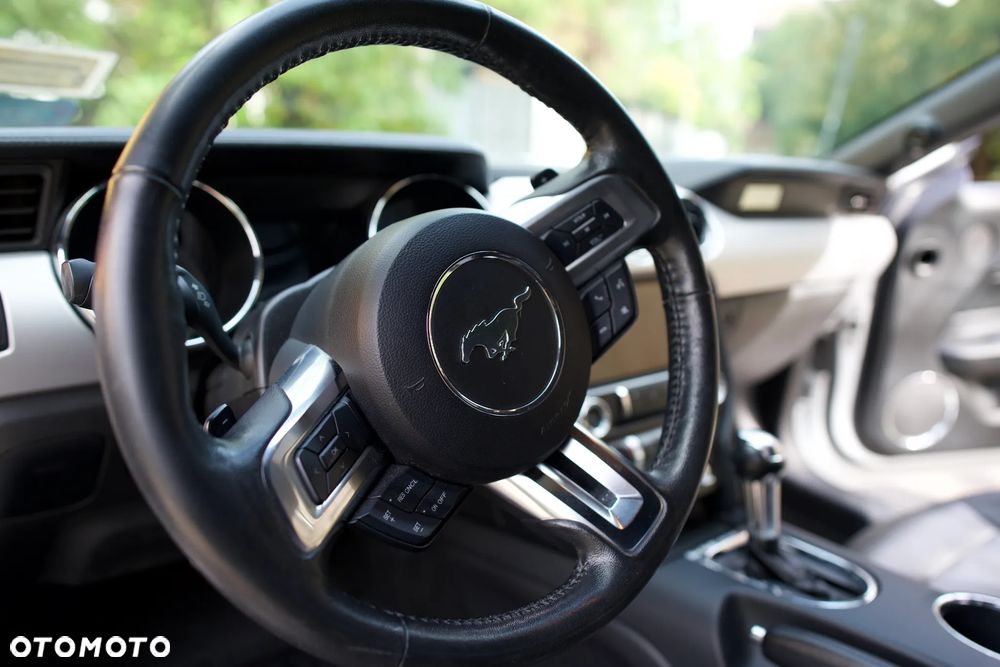Ford Mustang 2.3 EcoBoost - 28