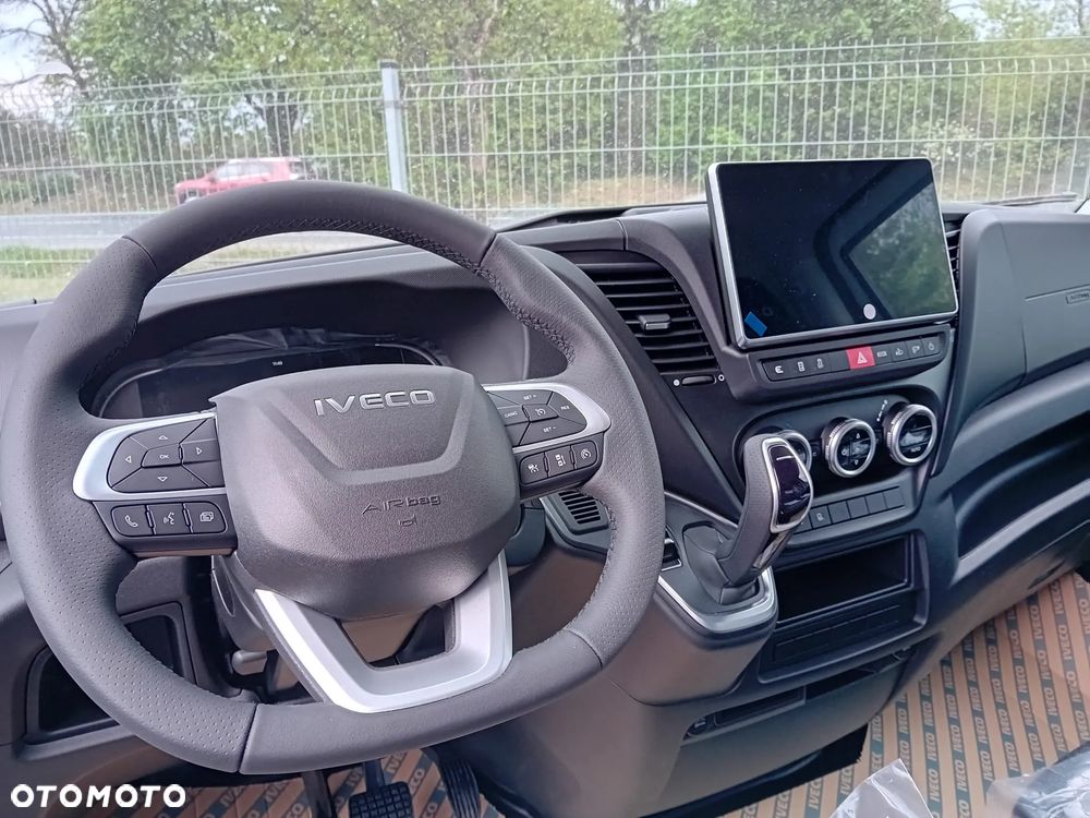 Iveco DAILY 35S18HA8V L4H3 18m3 3.0 180KM - 4