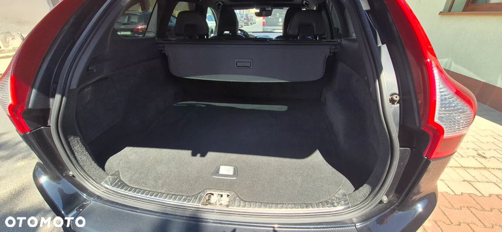 Volvo XC 60 D4 Drive-E R-Design Momentum - 8