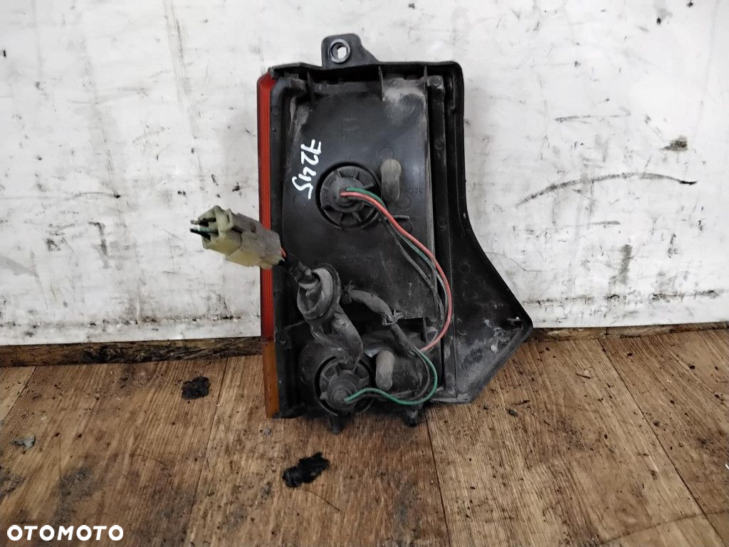 DAEWOO TICO LAMPA TYŁ PRAWA - 2