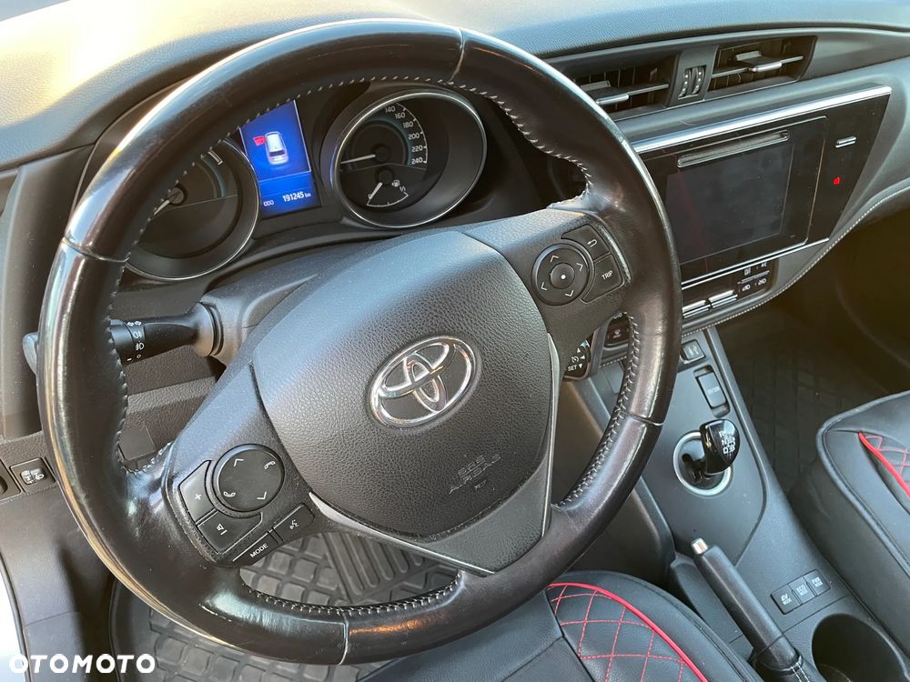 Toyota Auris 1.8 HSD Luna - 27