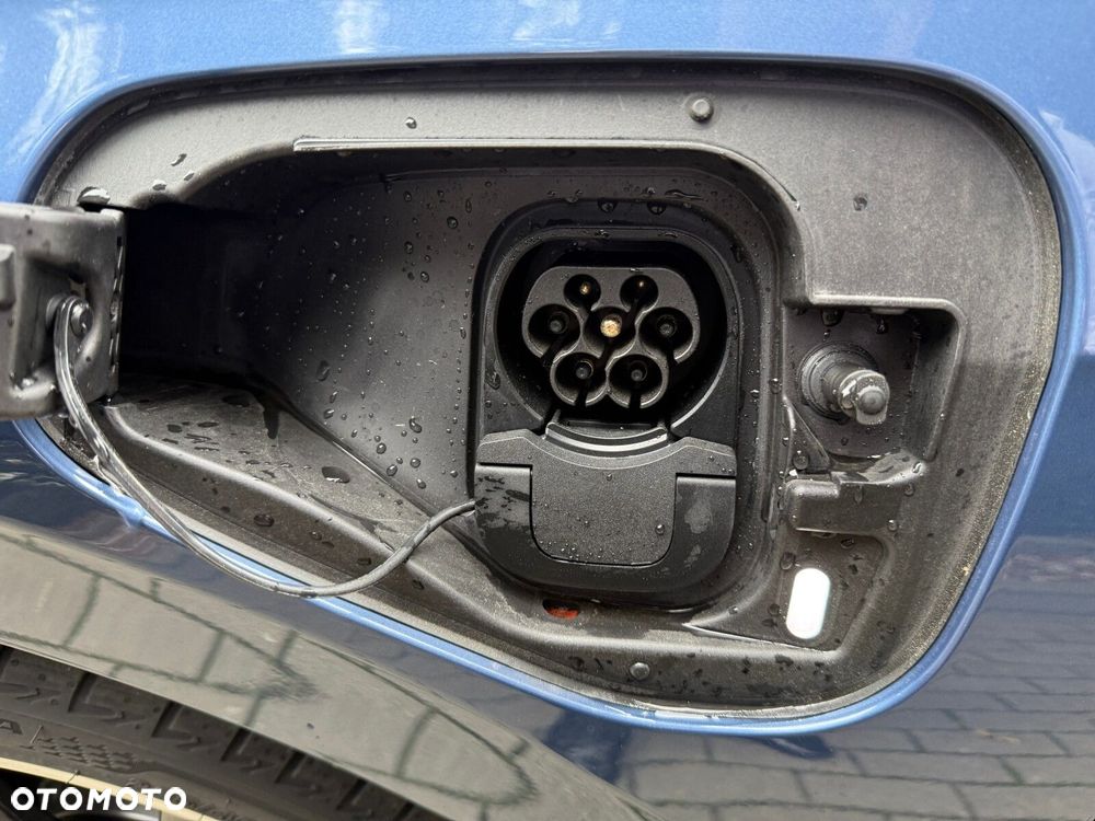 Volkswagen Golf - 6