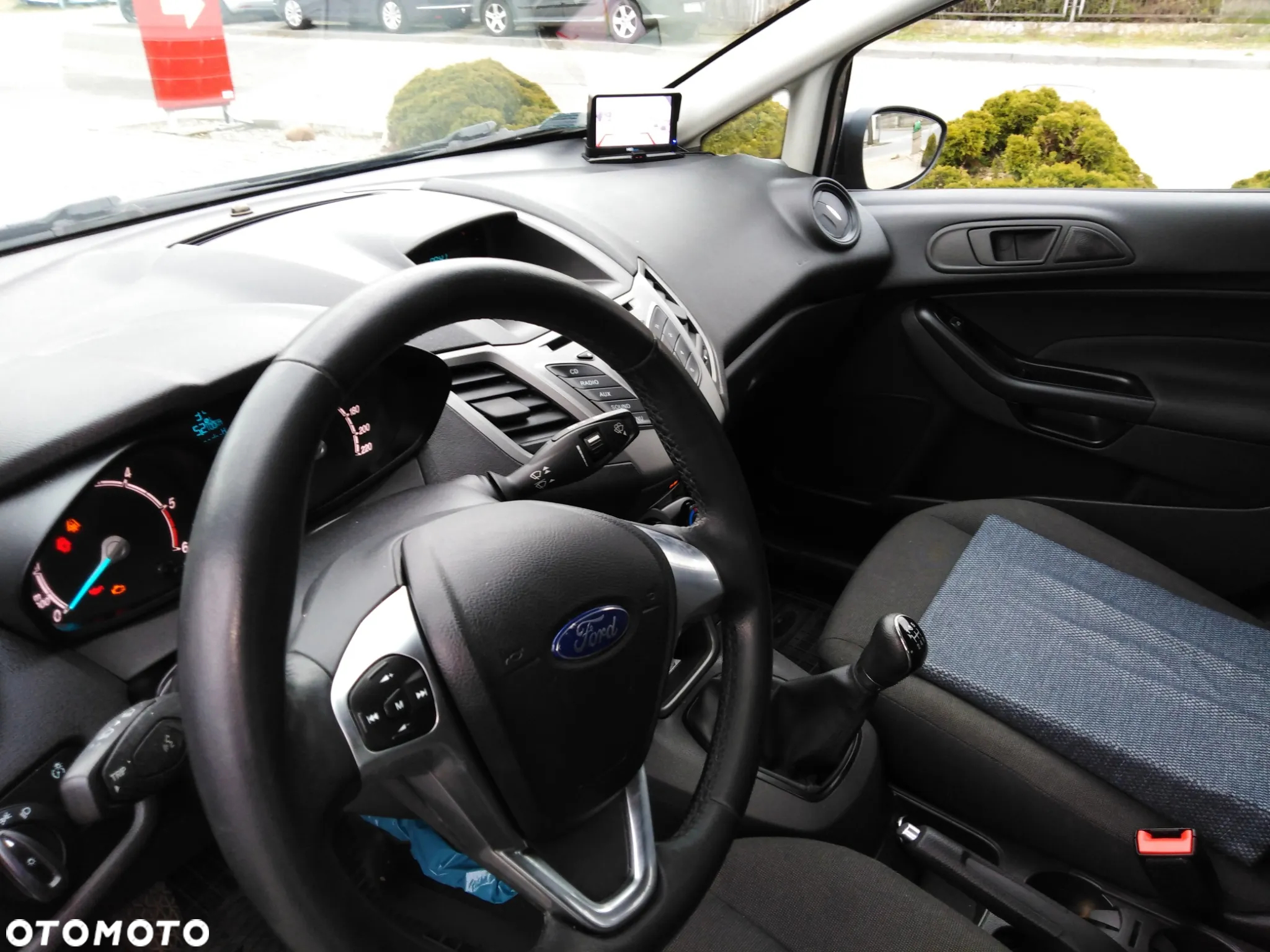 Ford Fiesta 1.5 TDCi Ambiente - 9