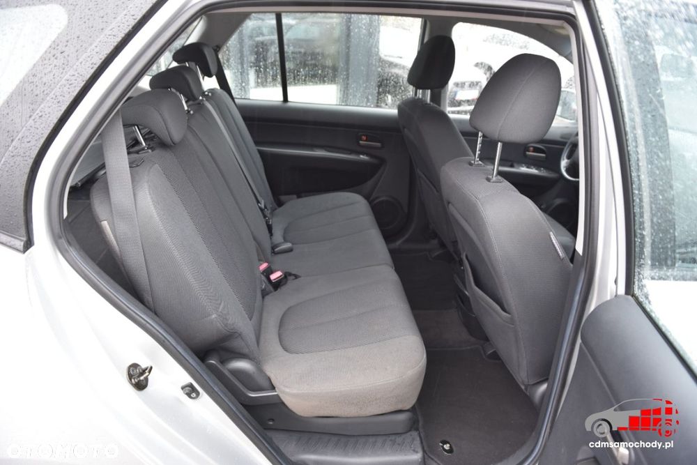 Kia Carens - 16
