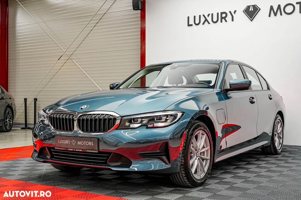 BMW Seria 3 330e xDrive Aut. Sport Line - 9