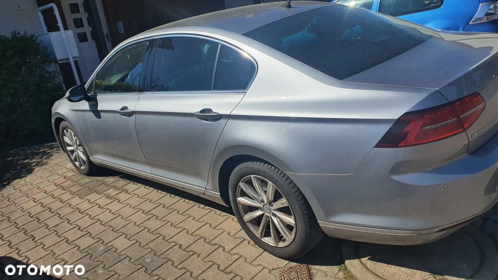 Volkswagen Passat 1.8 TSI (BlueMotion Technology) DSG Highline - 1